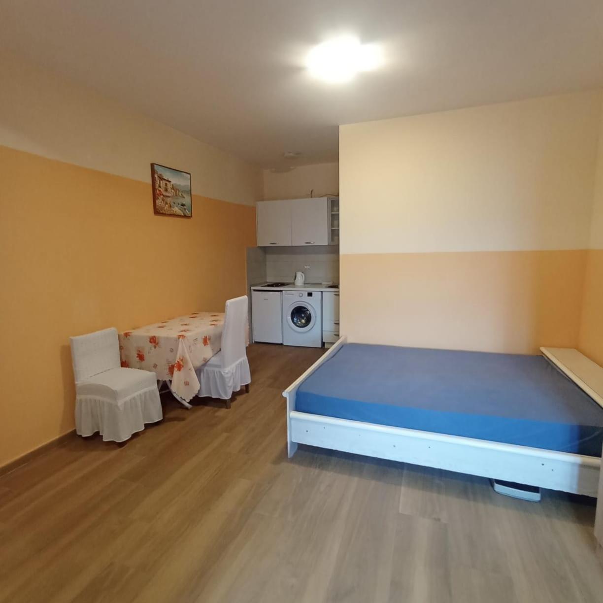 Apartment студия рядом с тц мега малл, микс маркт, техномакс