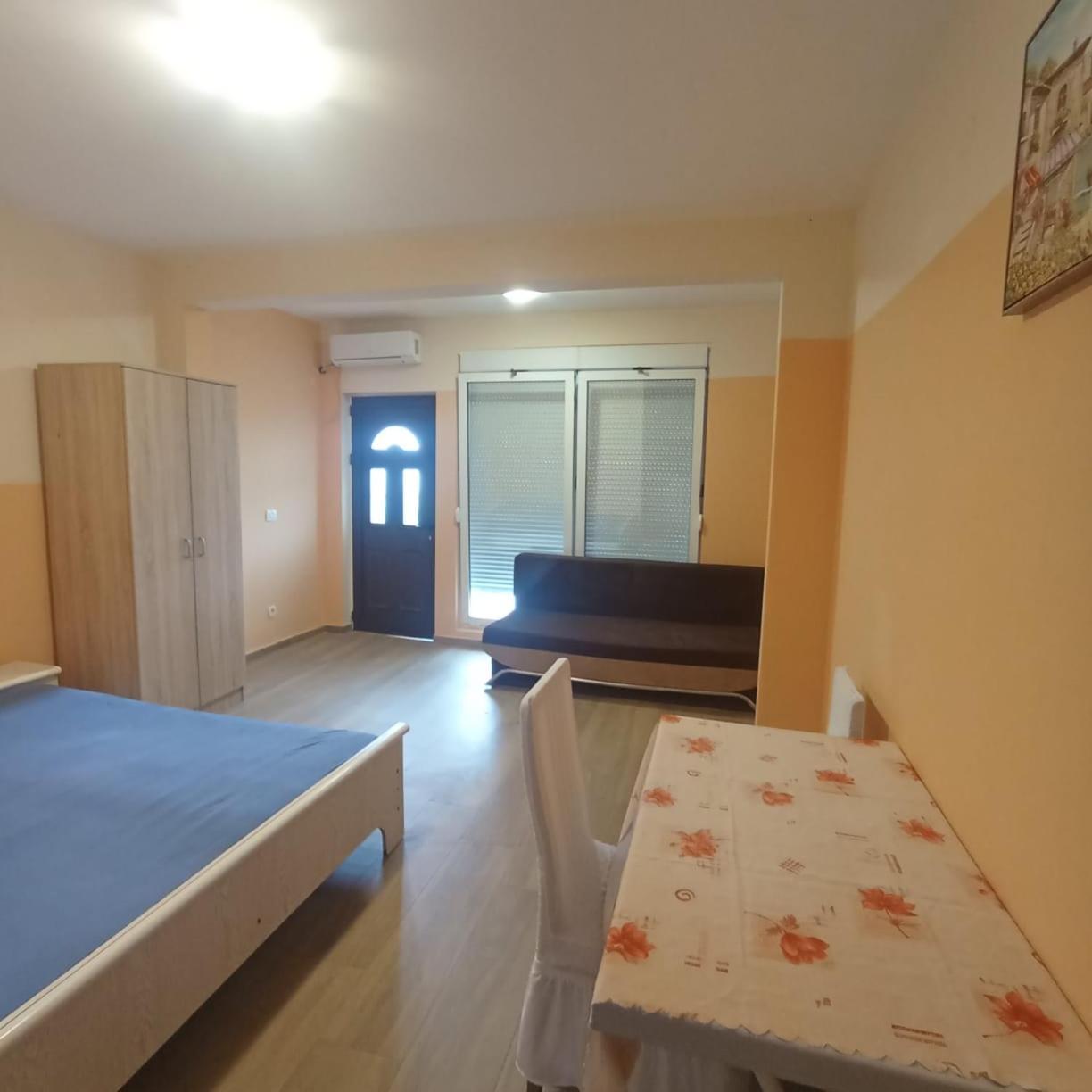 студия рядом с тц мега малл, микс маркт, техномакс Budva