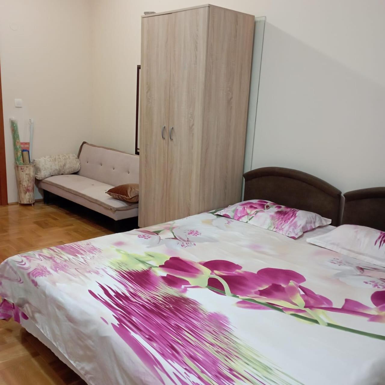 студия рядом с тц мега малл, микс маркт, техномакс Budva