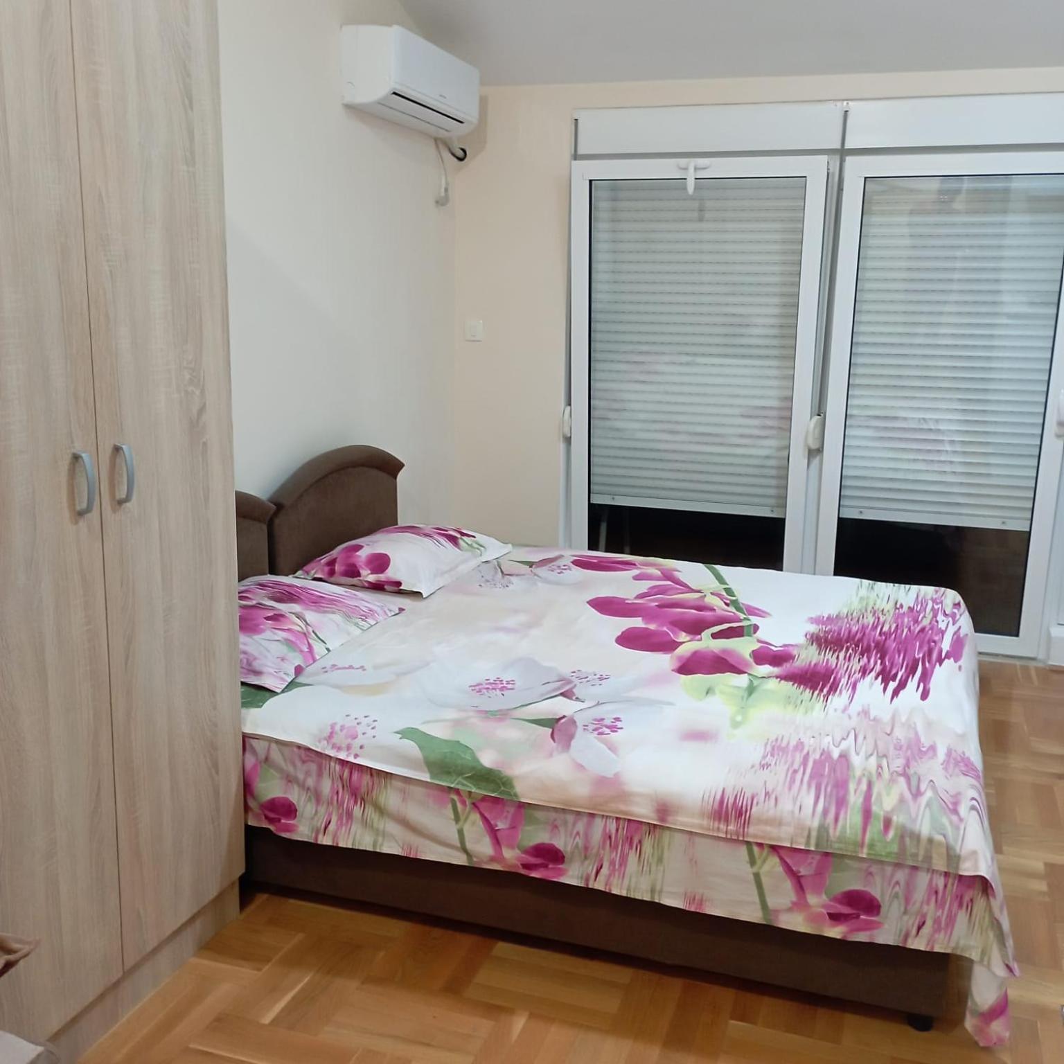 студия рядом с тц мега малл, микс маркт, техномакс Apartment *
